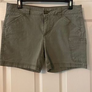 Eddie Bauer shorts. Size 6 in olive green.